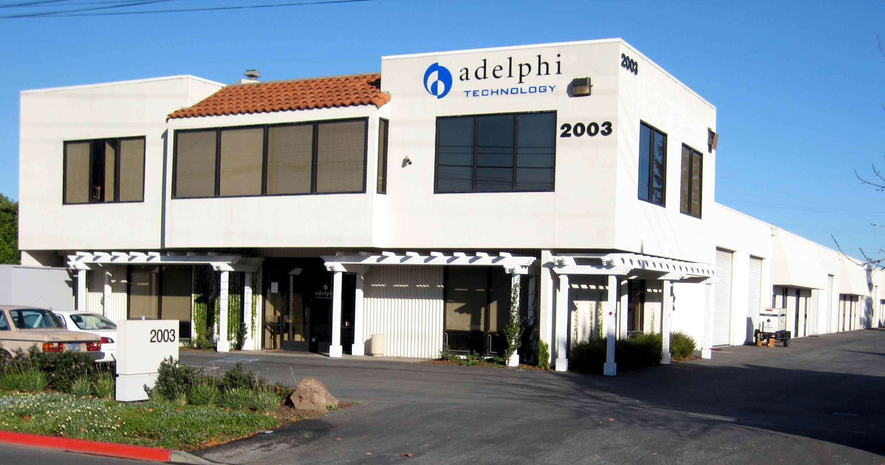 Adelphi, 2008